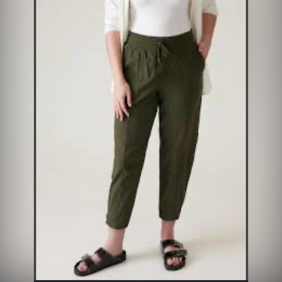 Athleta Farallon weekender pant. Cropped. Color green. Size xl - Picture 2 of 5